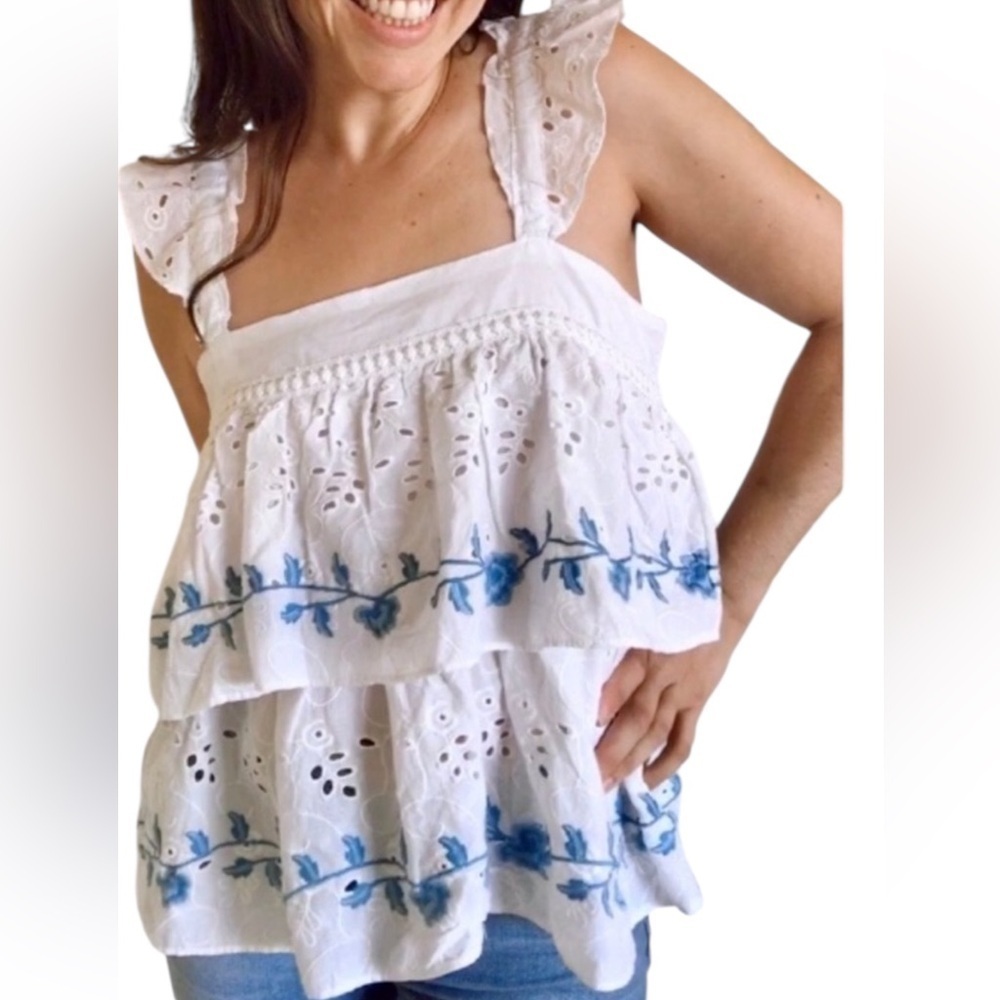 Jennifer & Grace Eyelet Babydoll Top M White Blue Floral Embroidered Cotton